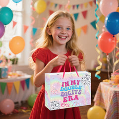 RTMISA bolsa en escena de fiesta junto a pastel creando fotos llamativas