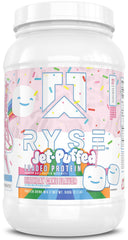 RYSE Up Supplements envase frontal del polvo Birthday Cake con diseño atractivo y claridad del producto