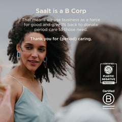 Saalt Soft Cup cabe en el bolso para viajes.