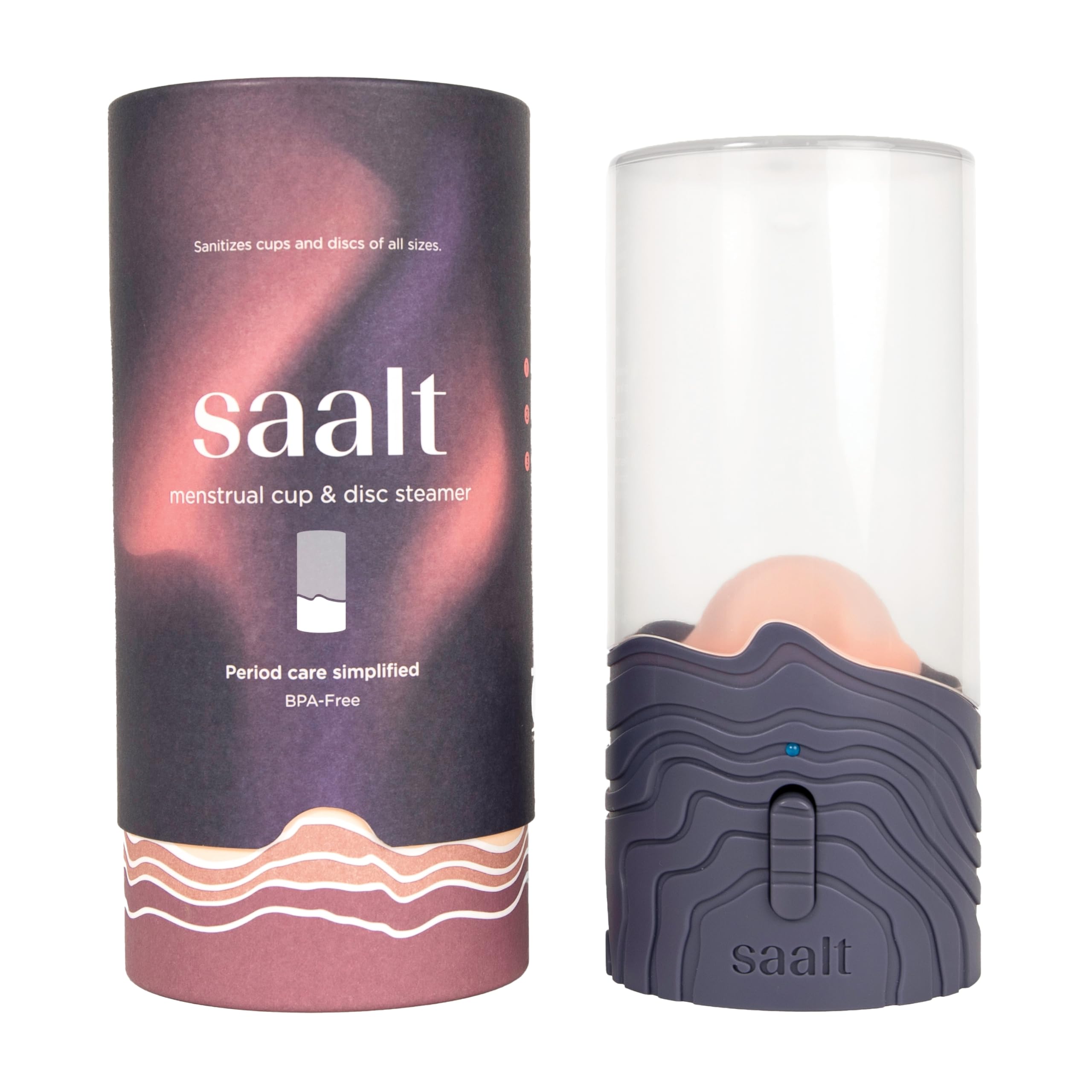 Saalt Steamer esterilizando copa menstrual con vapor rápido.