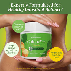 Persona mezclando Colon Plus antes de comer, Santo Remedio facilita la rutina