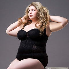 SATINIOR mujer vistiendo blusa con mangas para un contorno más estilizado