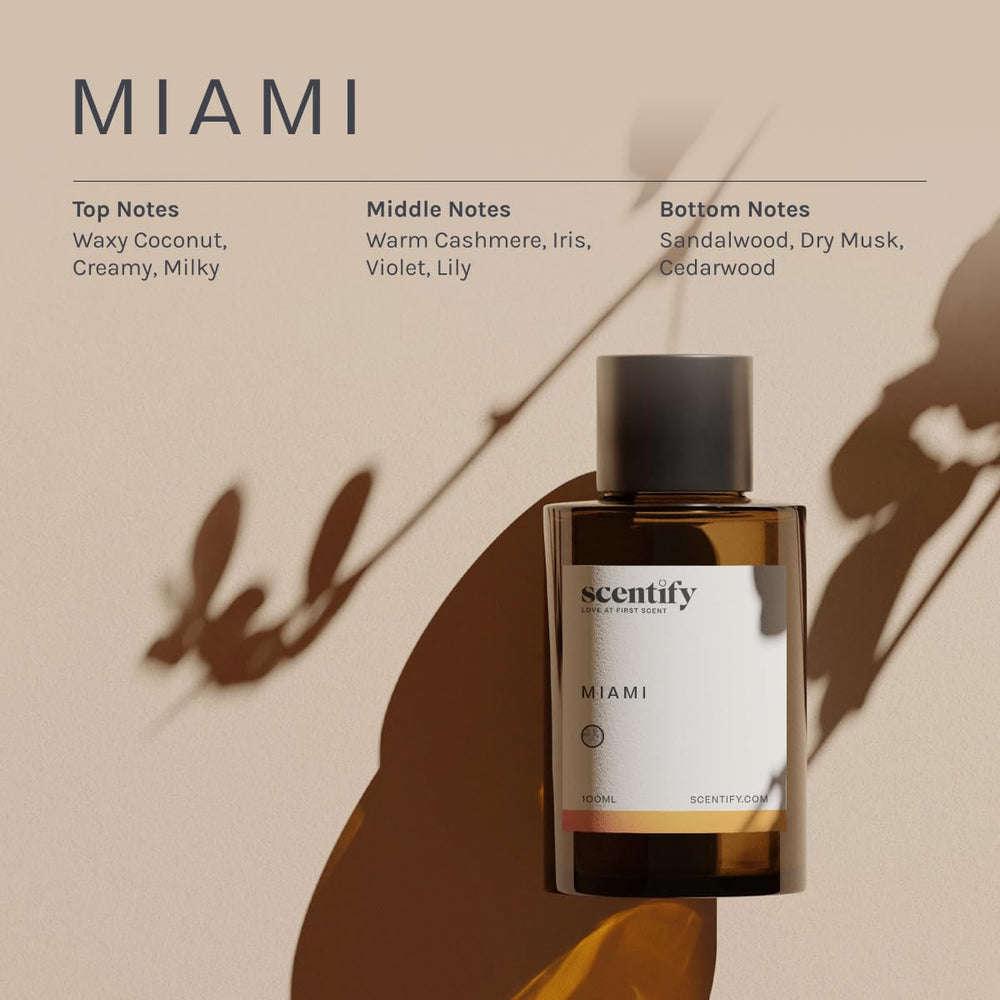 Difusor en sala usando Scentify Miami para ambiente relajante