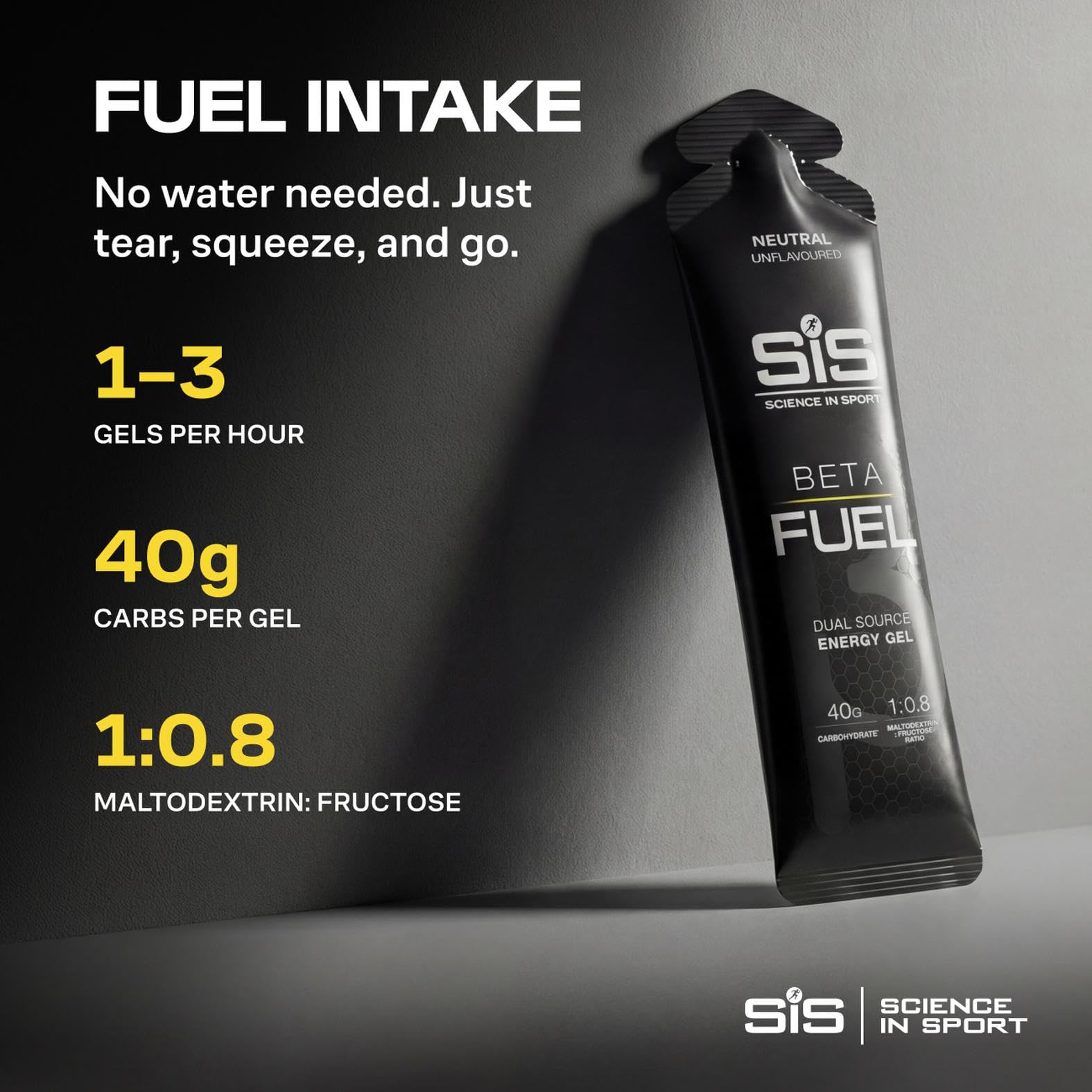 Science in Sport gel en mano para comparar tamaño y facilidad de transporte