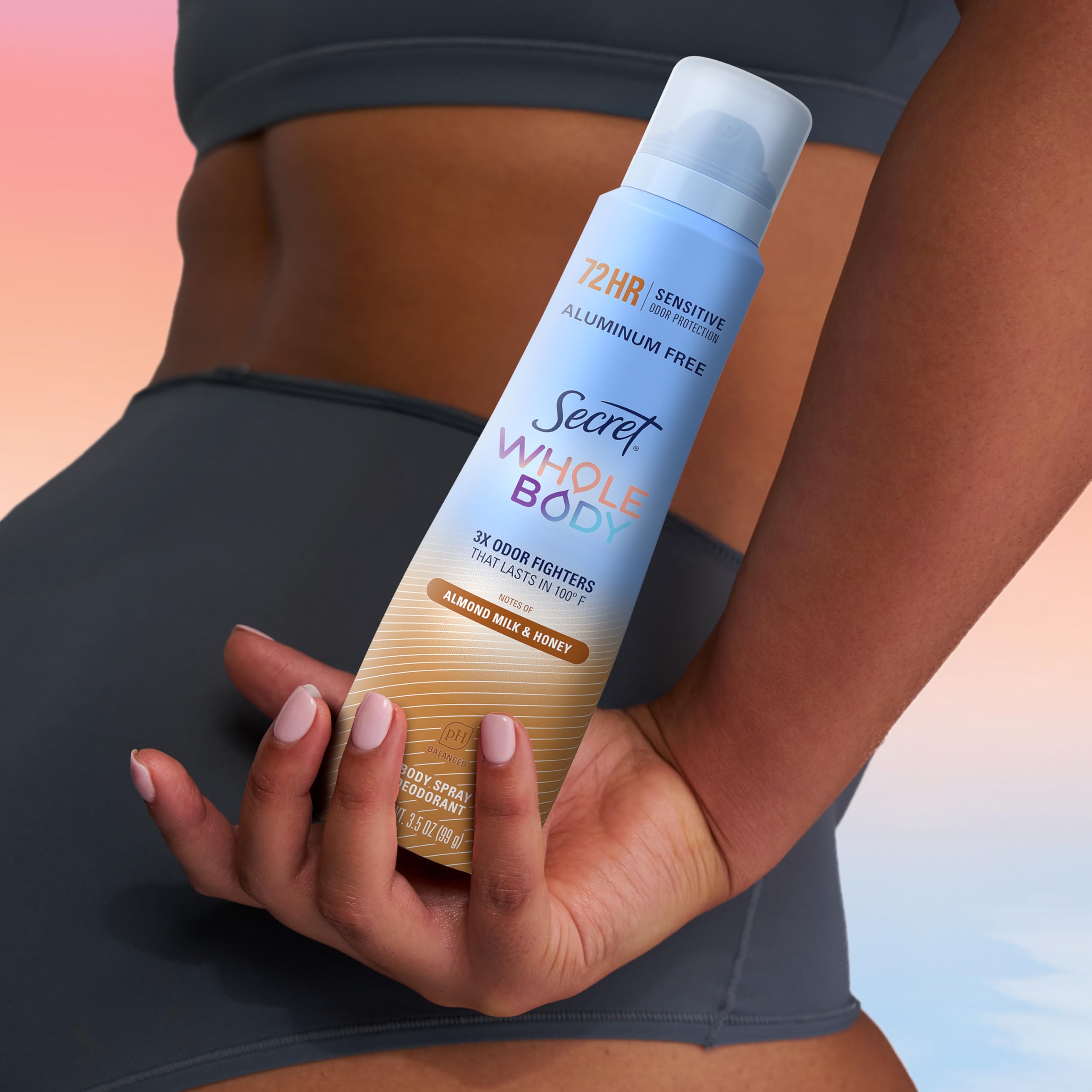Secret en baño junto a otros productos para rutina corporal completa
