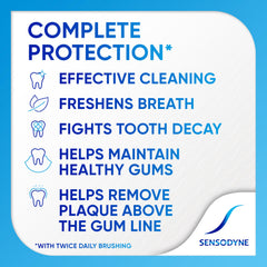 sensodyne pasta dental en uso durante cepillado, calma la sensibilidad