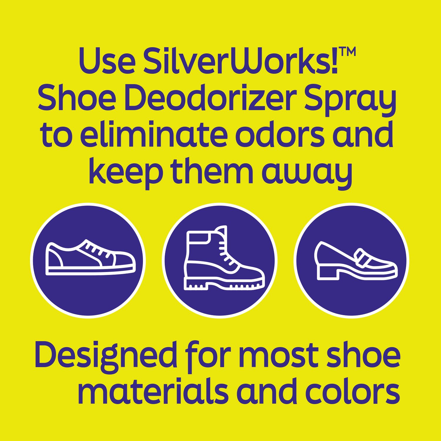 Persona aplicando SilverWorks! en zapatillas en ambiente doméstico cotidiano