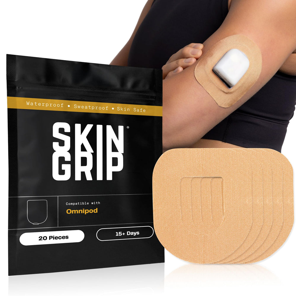 Skin Grip parche frontal en empaque mostrando ajuste para Omnipod 5 y DASH