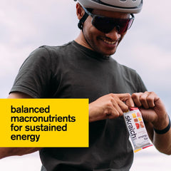 Skratch Labs barra junto a una mano para referencia de tamaño útil