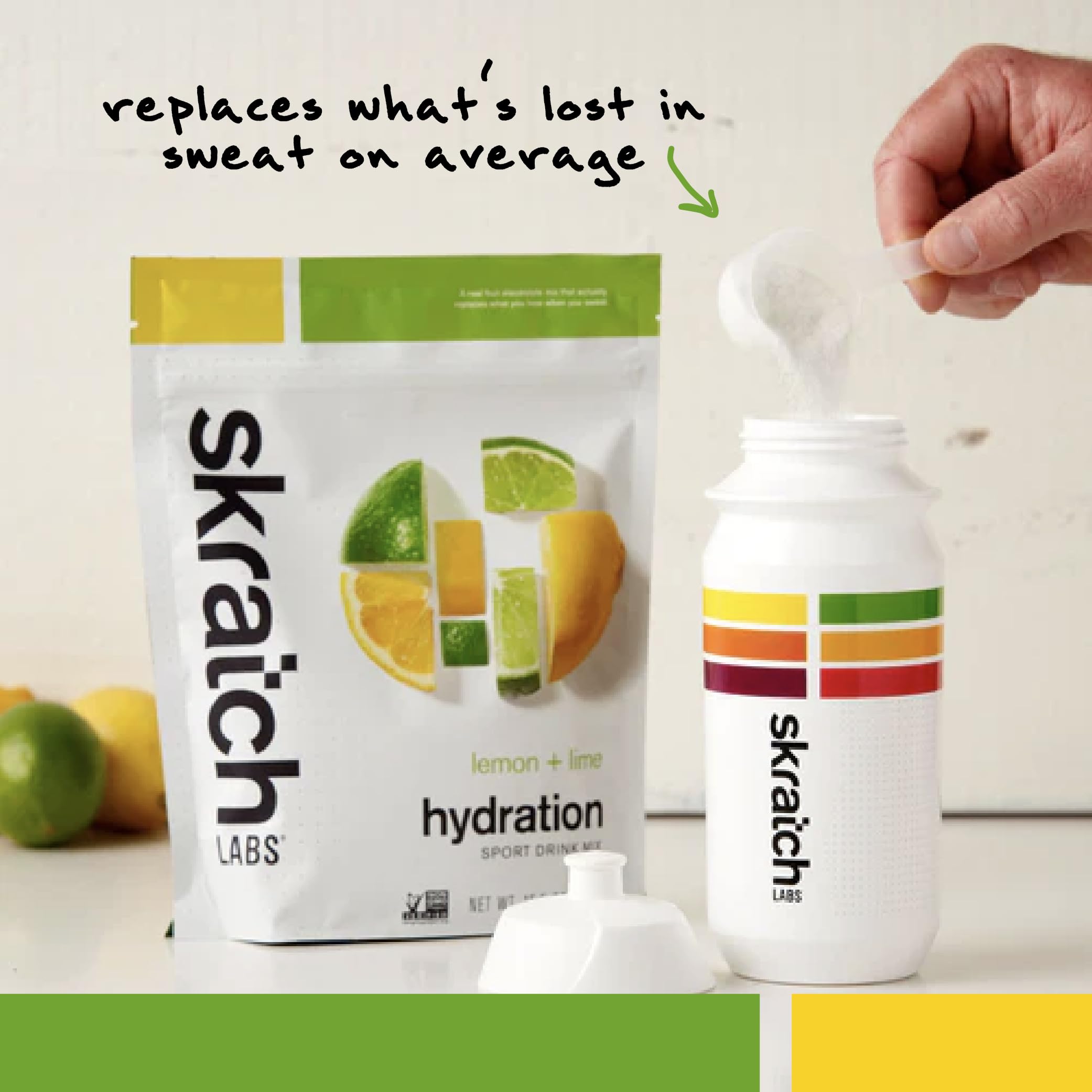 Skratch Labs cuchara con polvo, mezcla fácil y dosificación precisa