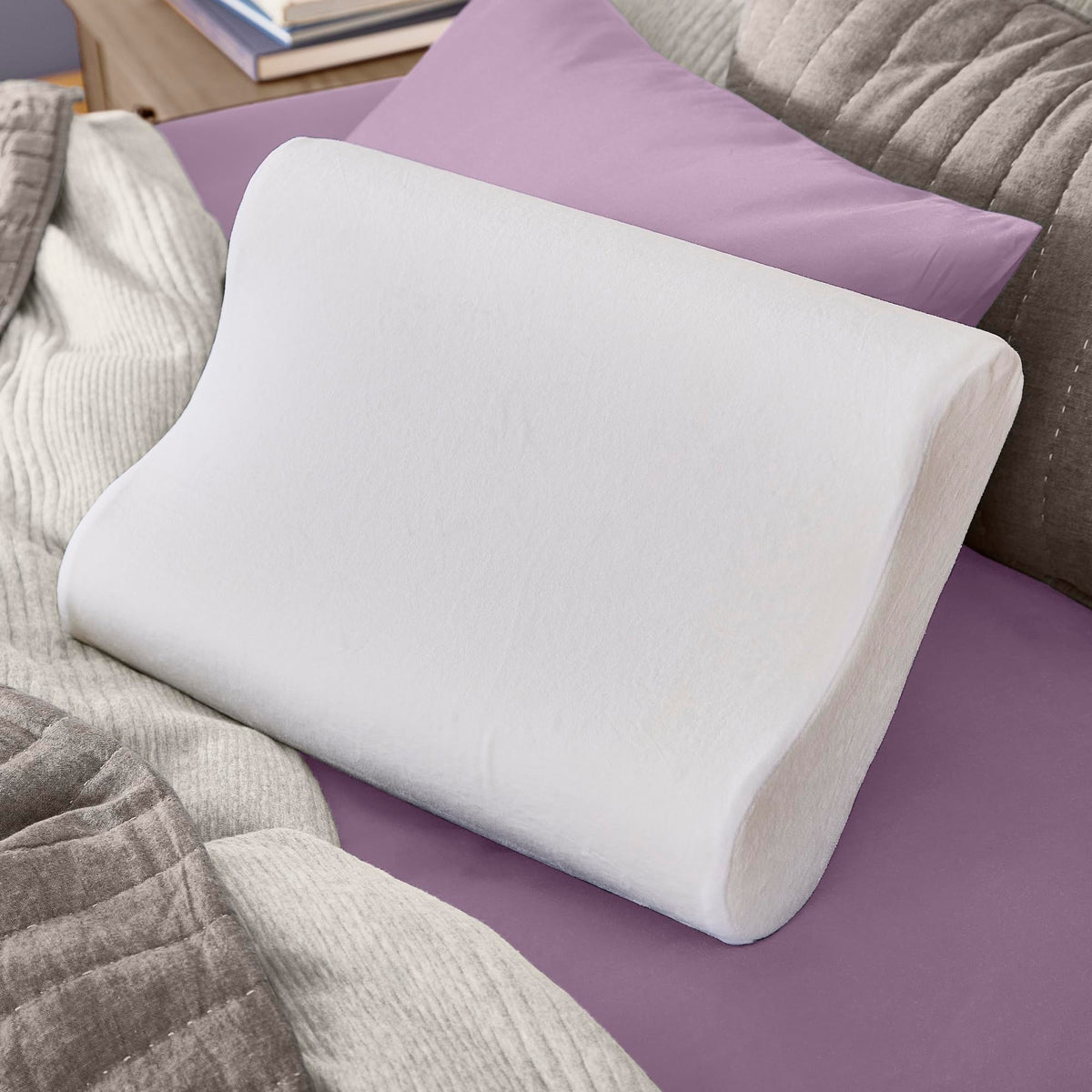 Sleep Innovations vista frontal de la almohada con contorno para soporte cervical