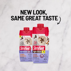 SlimFast textura cremosa del batido vertida, destacando consistencia y apetito saciante