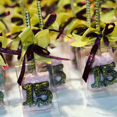 SLShePack varias cajas en mesa de fiesta mostrando organización elegante