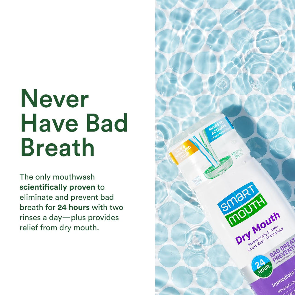 Botella SmartMouth 16 fl oz junto a objeto de escala, demuestra tamaño generoso