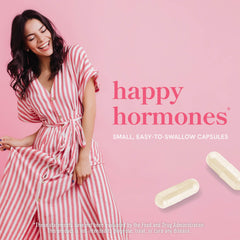 SMNutrition mujer en estilo de vida activo tomando el suplemento como parte de su rutina