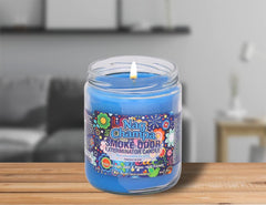 Smoke Odor Exterminator vela encendida en sala crea ambiente cálido y reduce olores