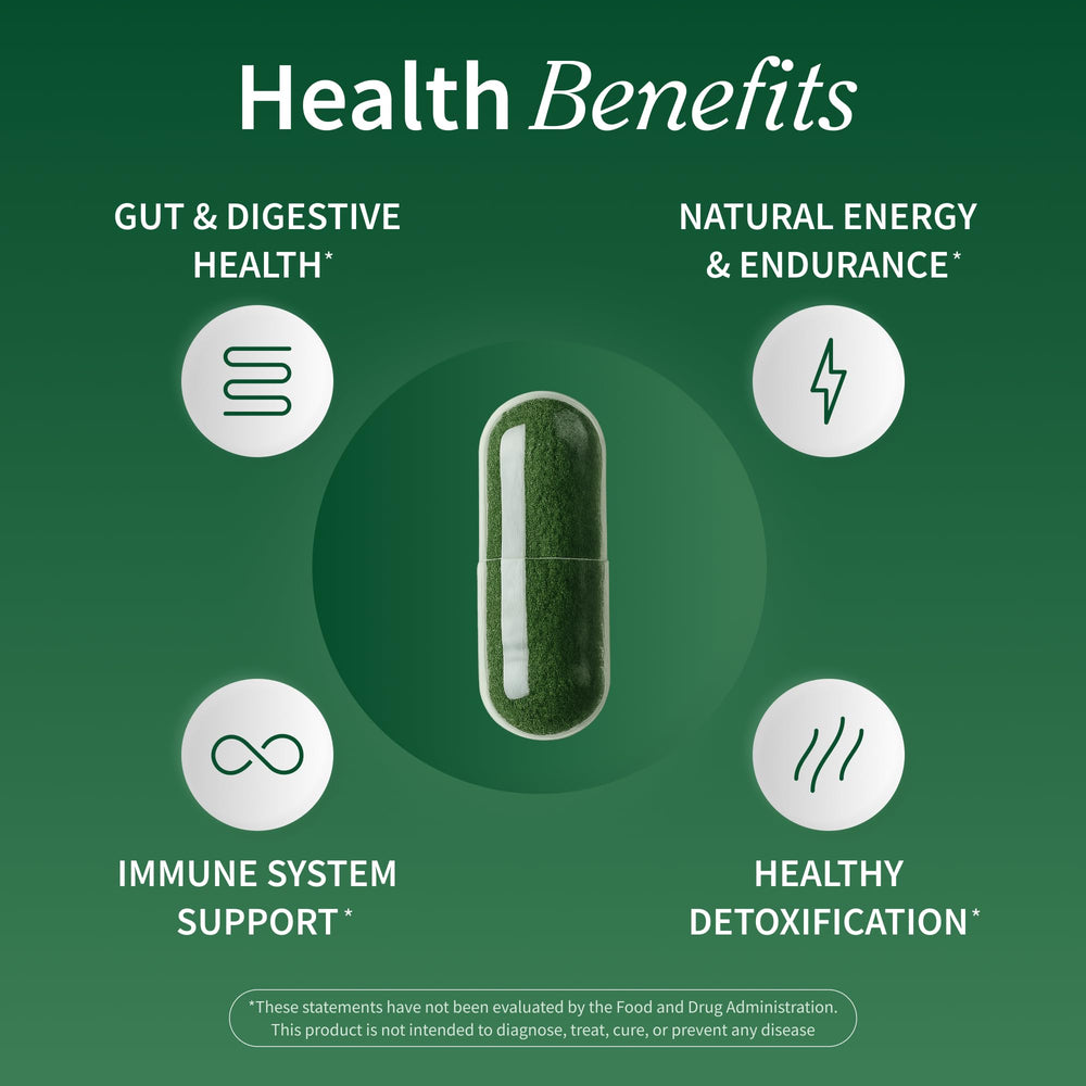 Snap Supplements cápsula abierta con polvo verde que muestra textura natural