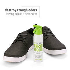 Sof Sole spray aplicado en una bolsa de deporte para mantenerla libre de malos olores
