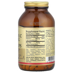 Solgar Vitamina C 500 mg tableta en mano, uso diario