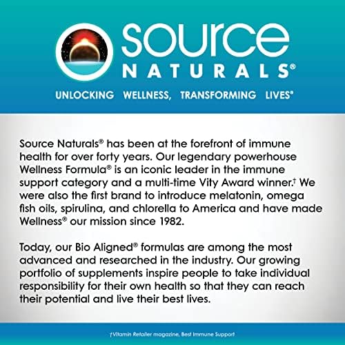 Source Naturals comprimido junto a moneda para comparar tamaño y dosificación