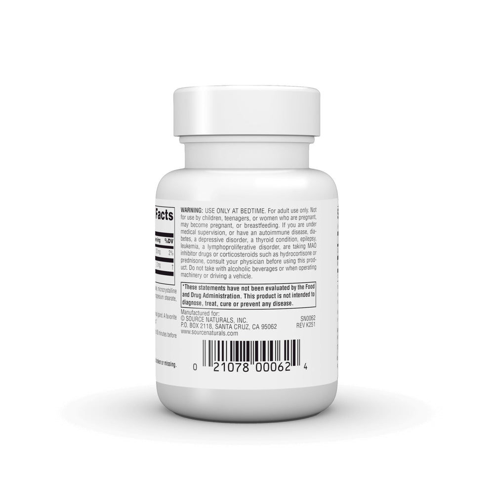 Source Naturals persona tomando tableta antes de dormir, facilita relajación