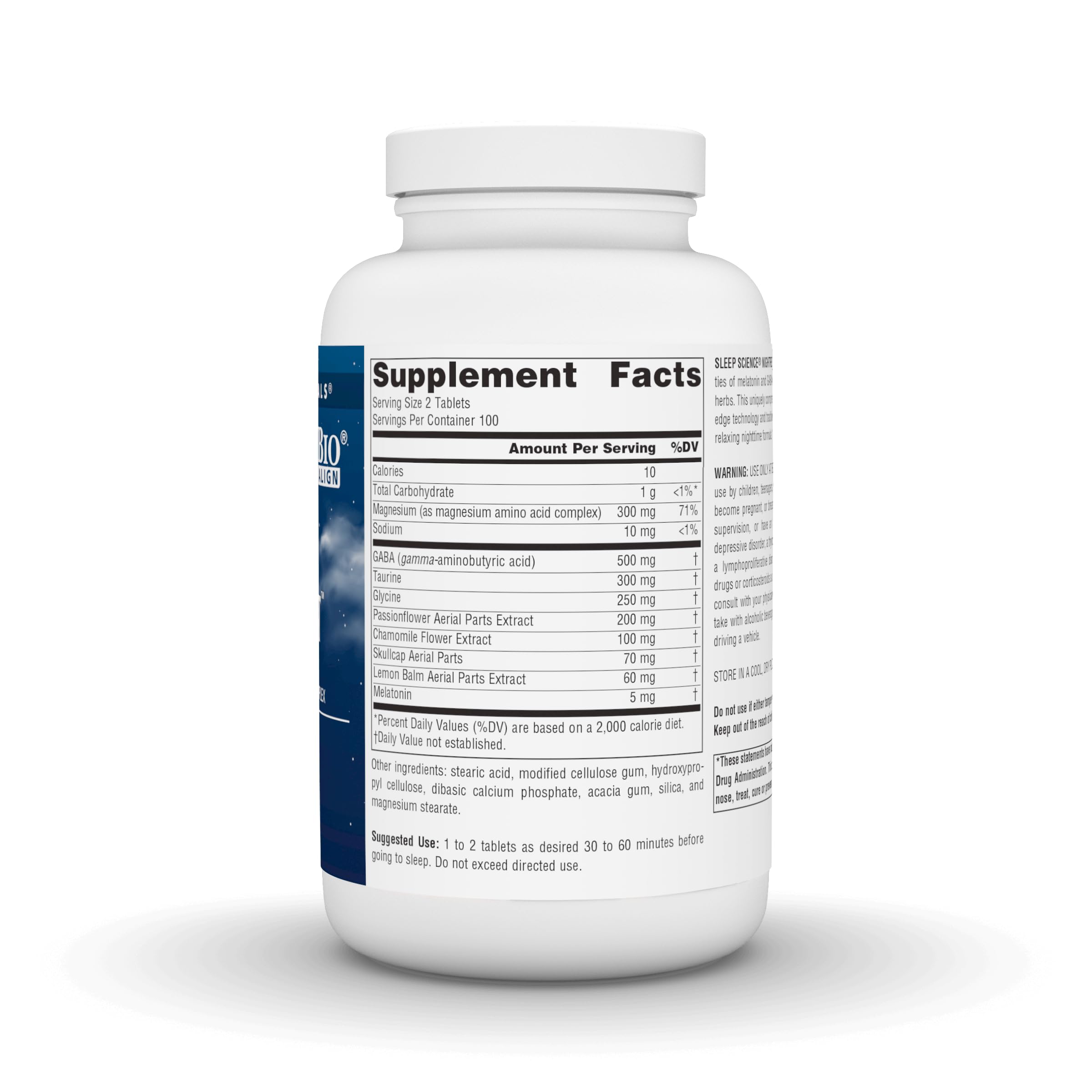 Source Naturals persona tomando NightRest antes de dormir en cama relajada