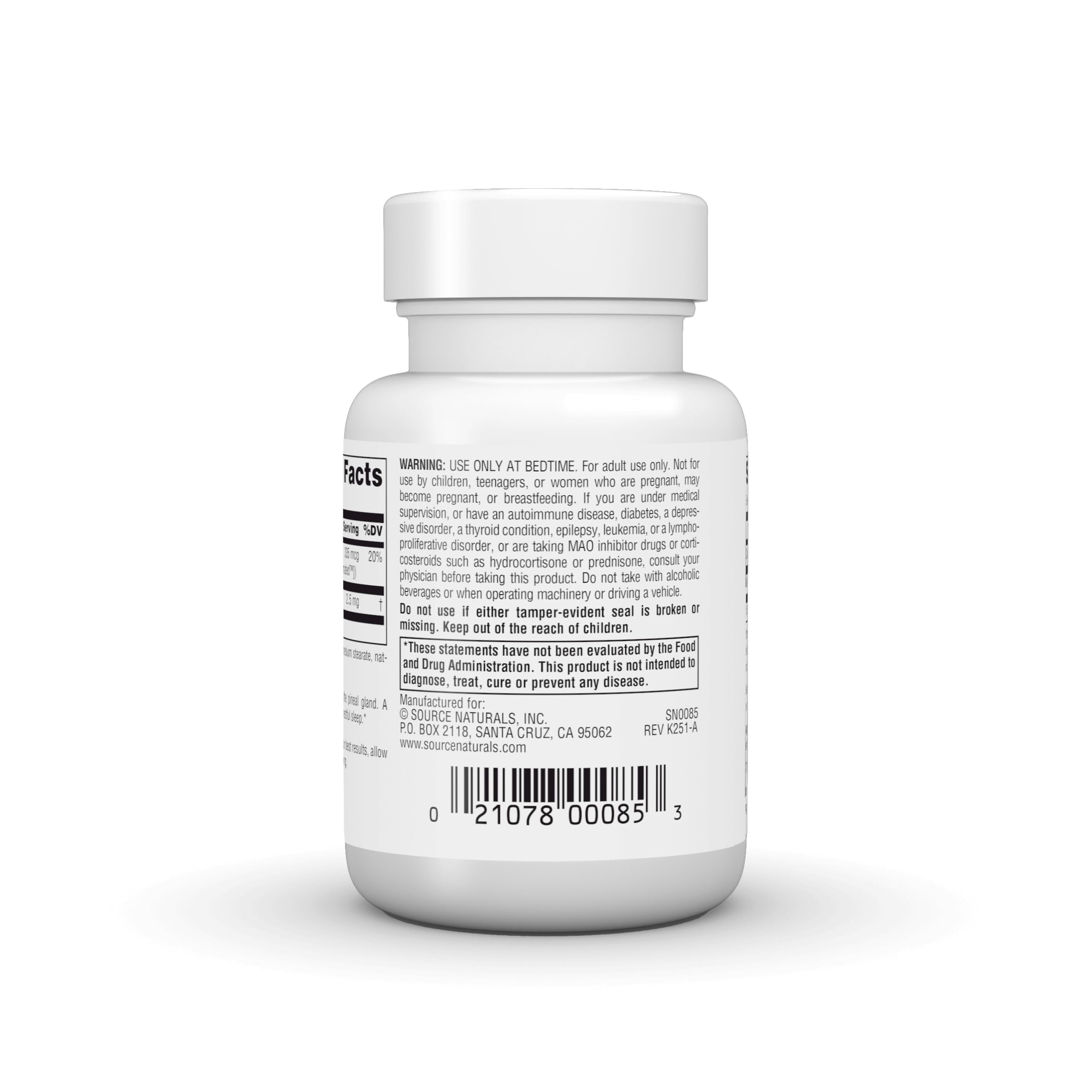 Source Naturals pastilla junto a mano para comparar tamaño y dosificación clara