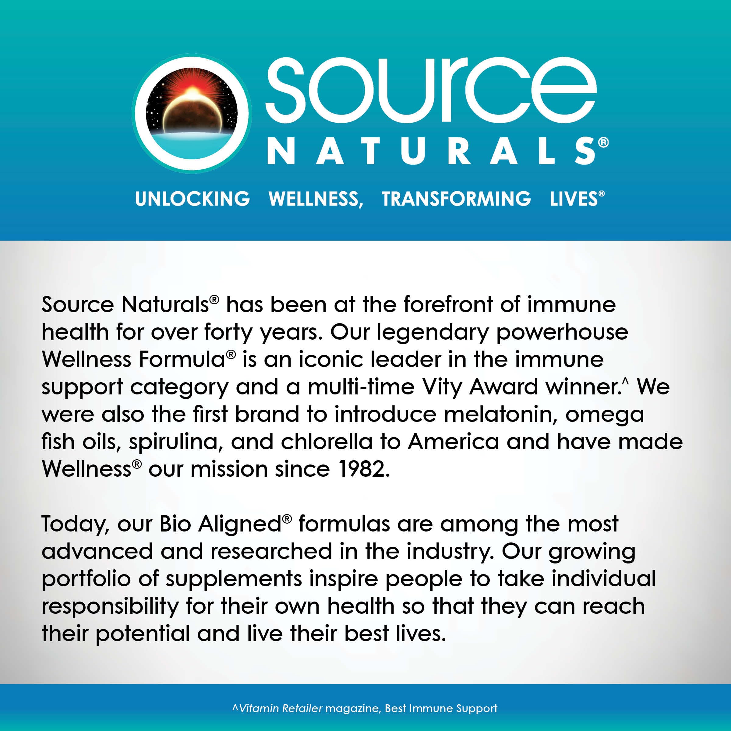 Source Naturals frasco junto a otros suplementos para rutina matinal equilibrada