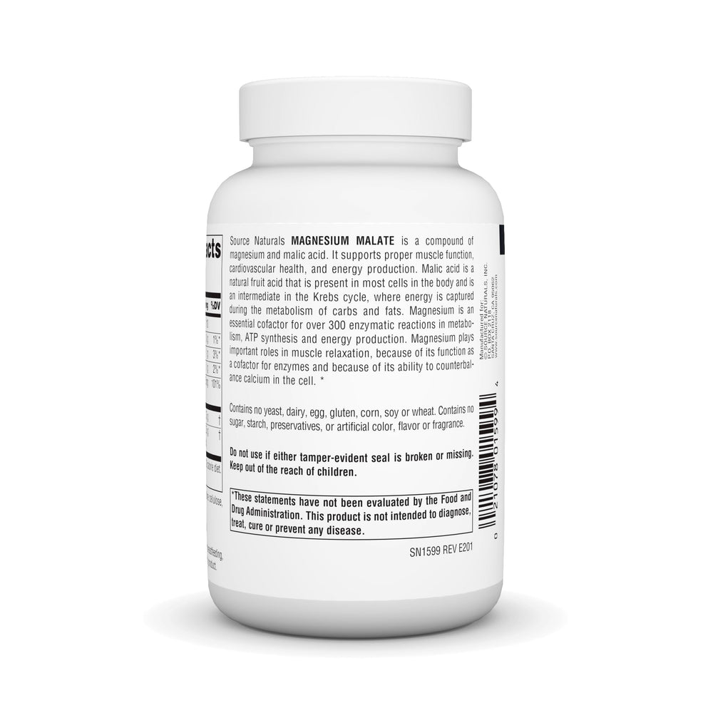 Source Naturals cápsula en mano para comparar escala y dosificación visual