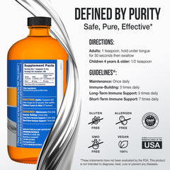 Sovereign Silver persona sosteniendo botella para uso diario y conveniencia