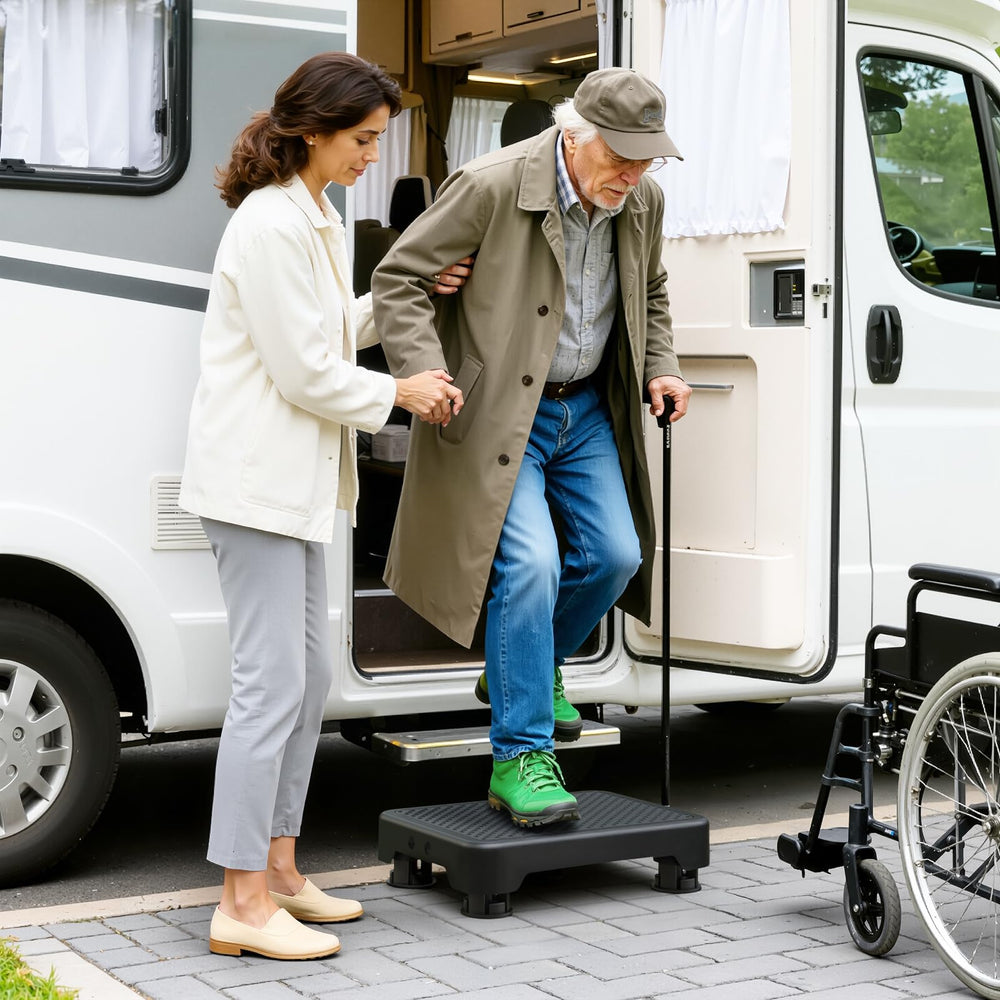 SOYO comparación de tamaño con una mano para apreciar portabilidad