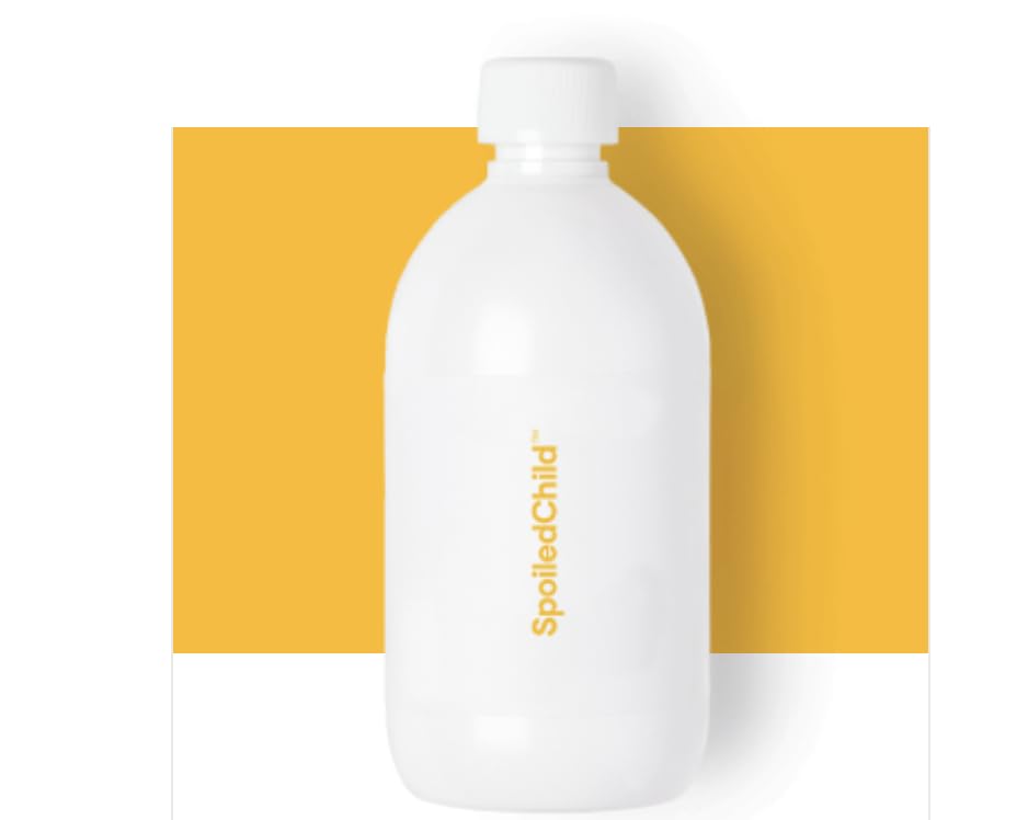 SpoiledChild botella frontal mostrando etiqueta y beneficio para piel