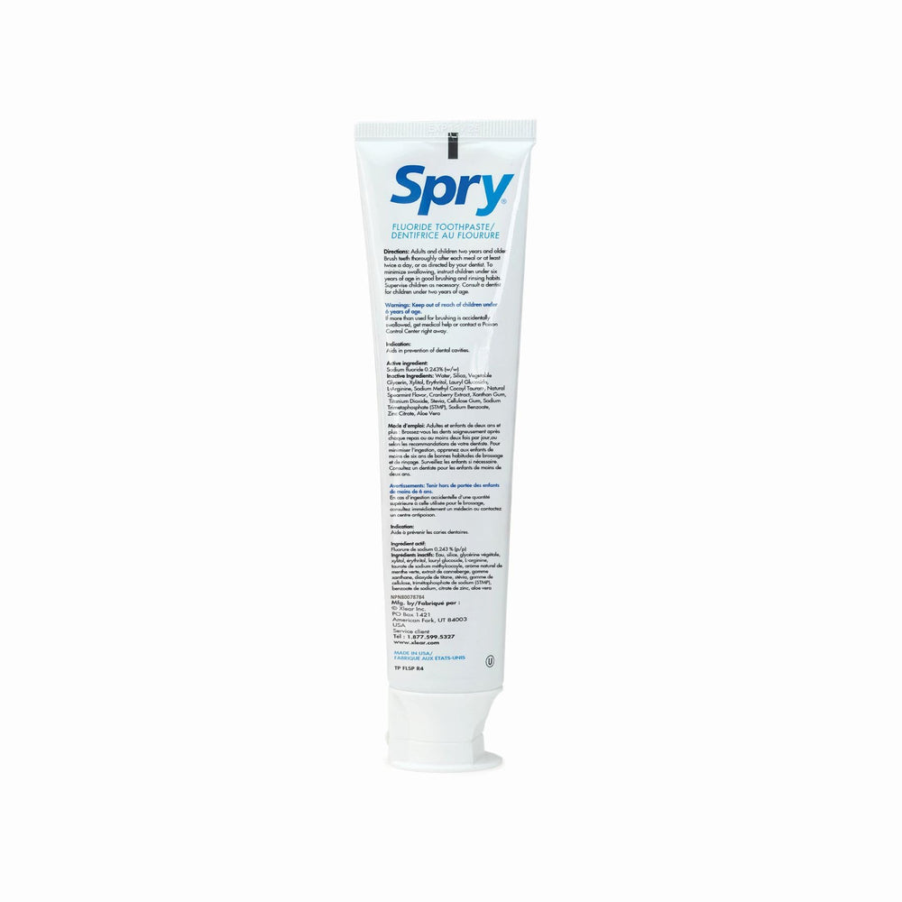 Spry escena lifestyle en baño que transmite frescura y rutina diaria
