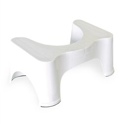 Squatty Potty comparación de tamaño junto a inodoro estándar
