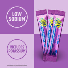 Sqwincher sobre vertiéndose en botella 20 oz para mezcla rápida