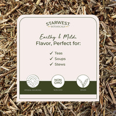 Starwest Botanicals hierba de San Juan infusionándose en una taza, preparación fácil y natural