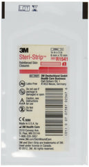 Steri-Strip 3M frente del paquete mostrando cantidad y tamaño con fácil almacenamiento