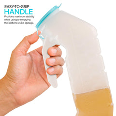 Stock Your Home mano sujetando el orinal con asa estable para evitar derrames