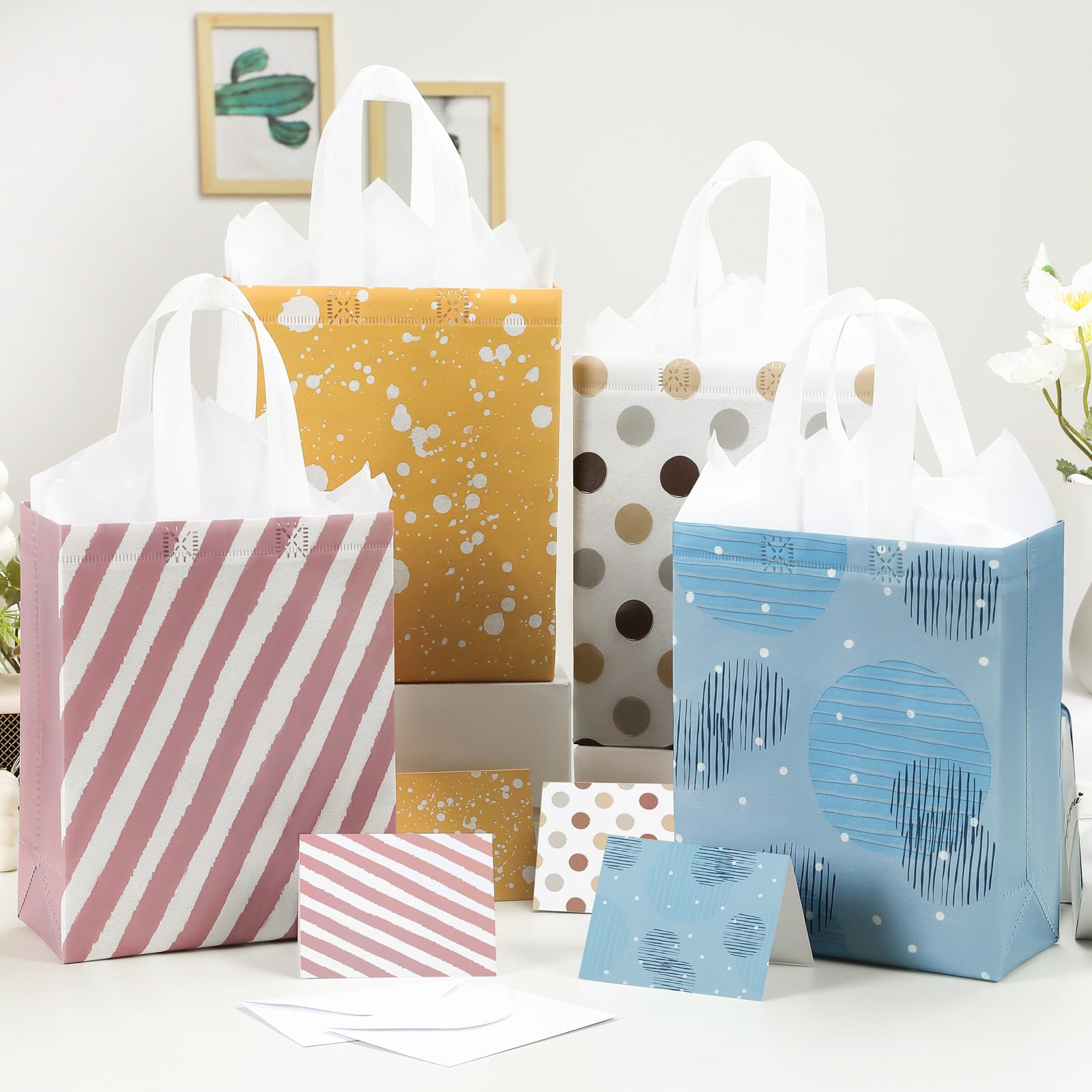 STYPOP bolsa en uso entregando regalo, aspecto elegante práctico