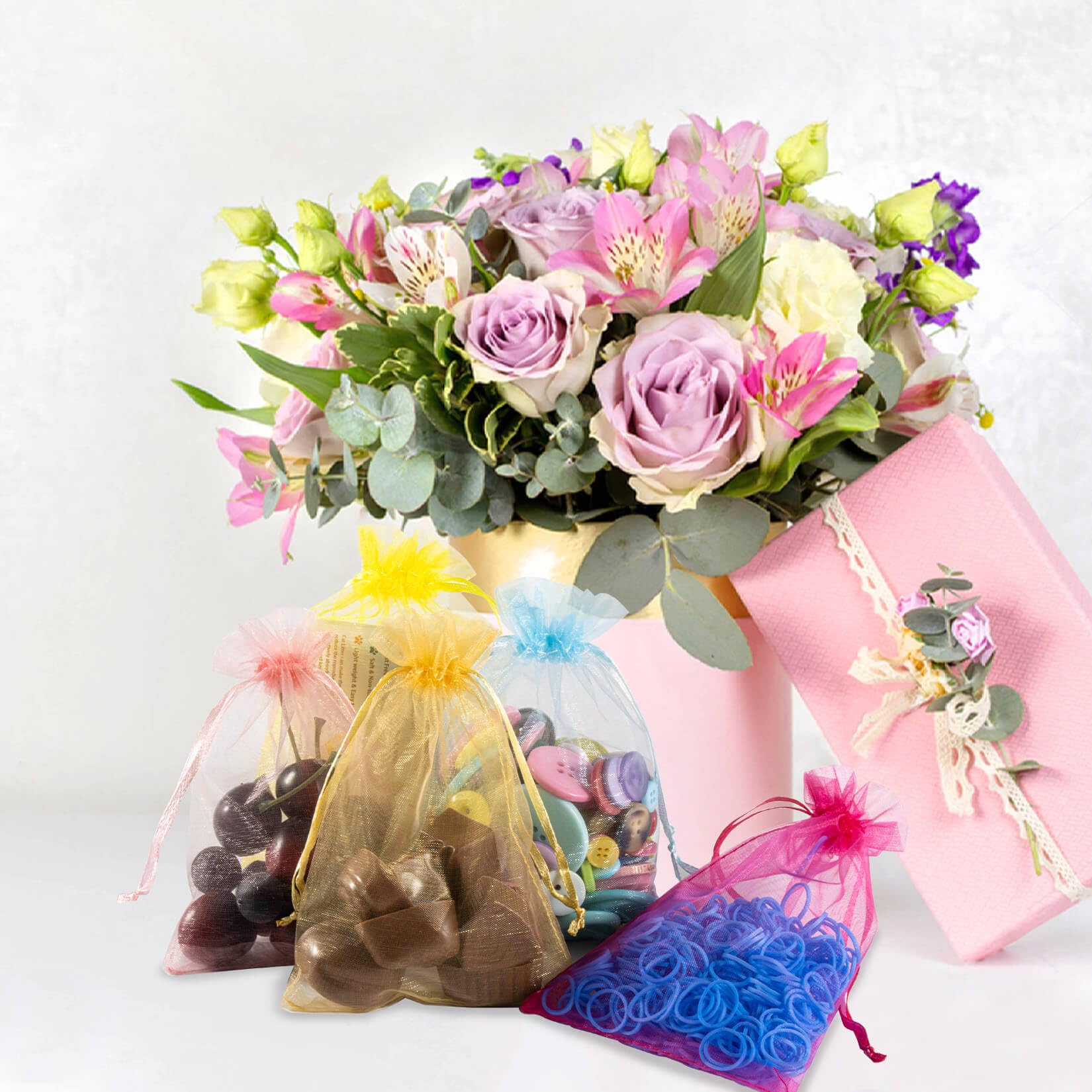 Sukh bolsas en mesa de fiesta mostrando colores para decorar
