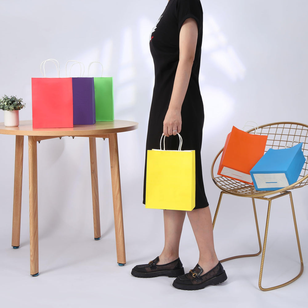 SUNCOLOR bolsa en ambientación de fiesta aportando color y alegría