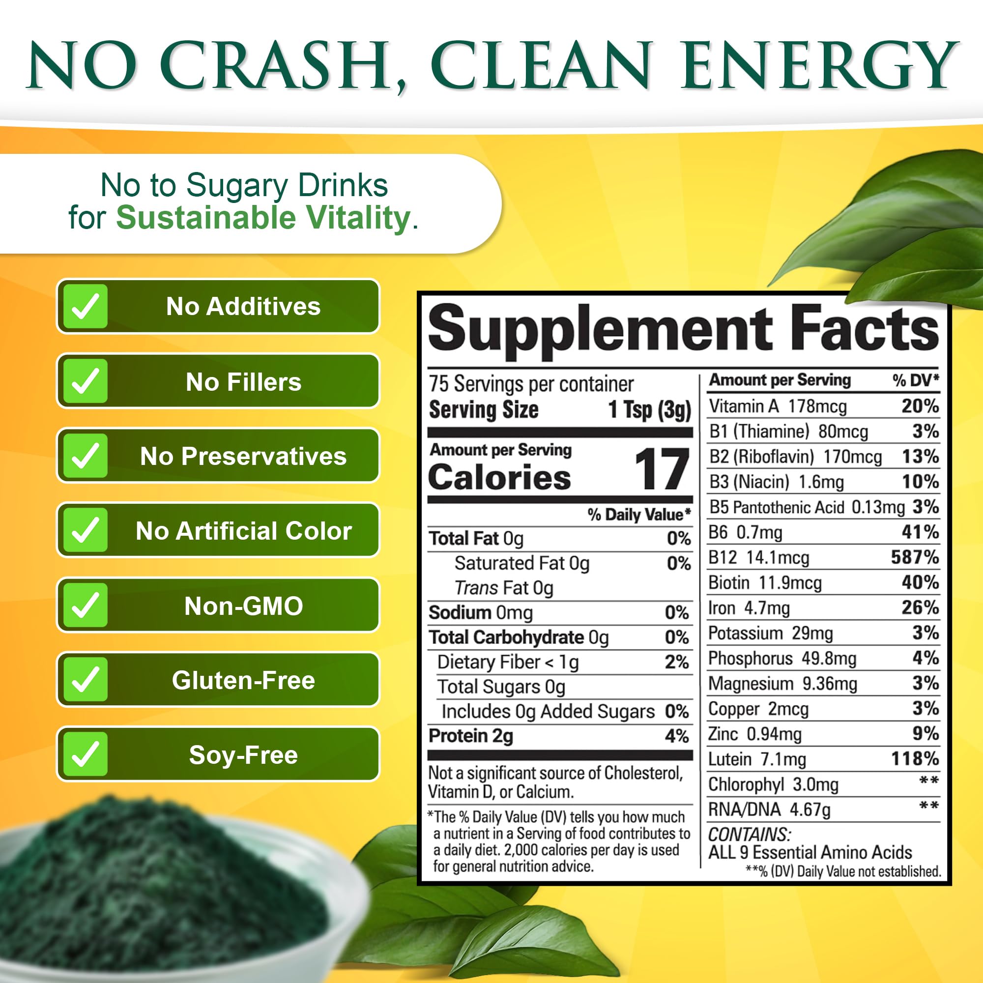 Cucharada de Sunlit Best chlorella vertida en batido verde para energía natural