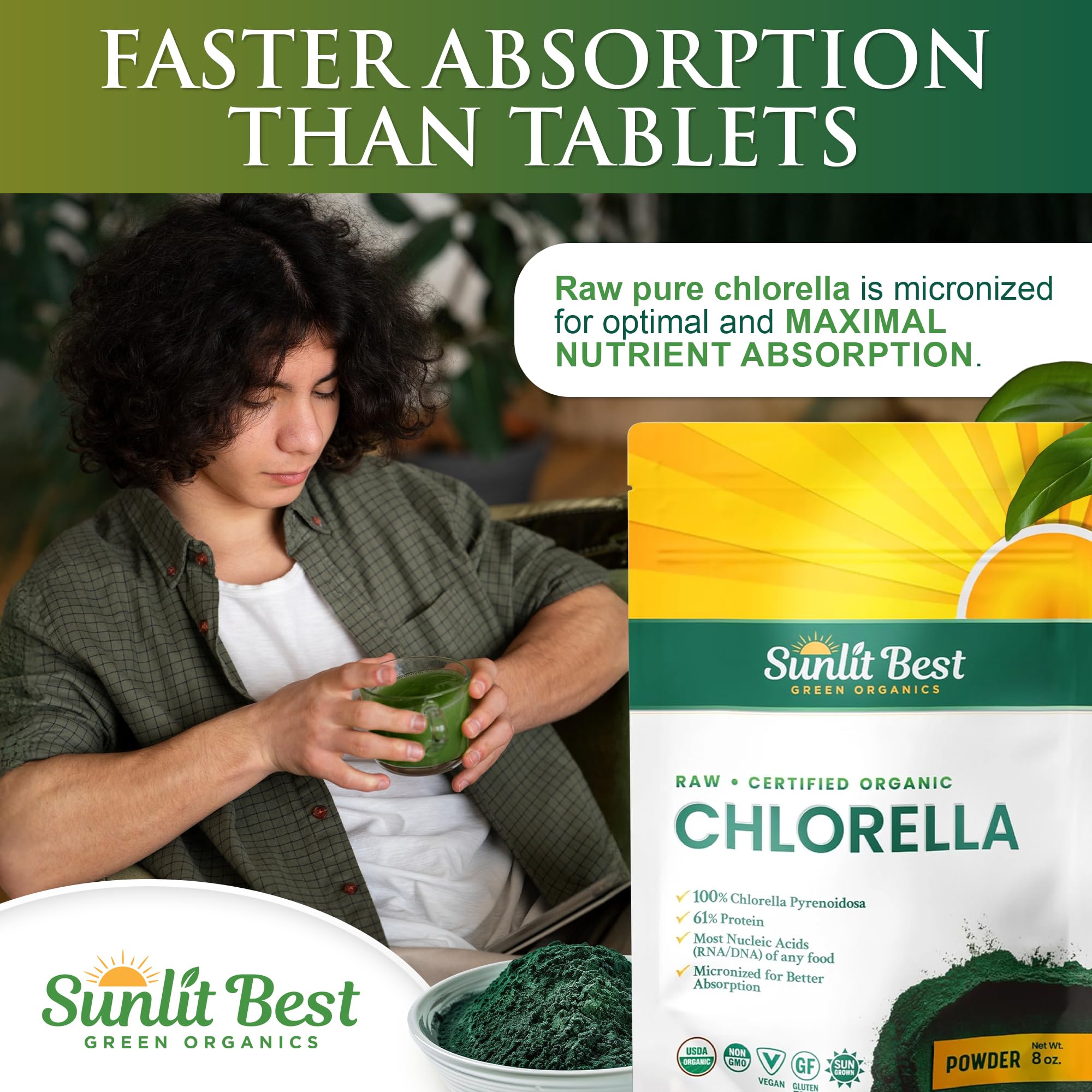 Bol con polvo de Sunlit Best chlorella listo para mezclar en recetas saludables