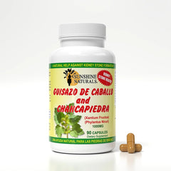 Sunshine Naturals cápsula en mano para comparar tamaño y facilidad