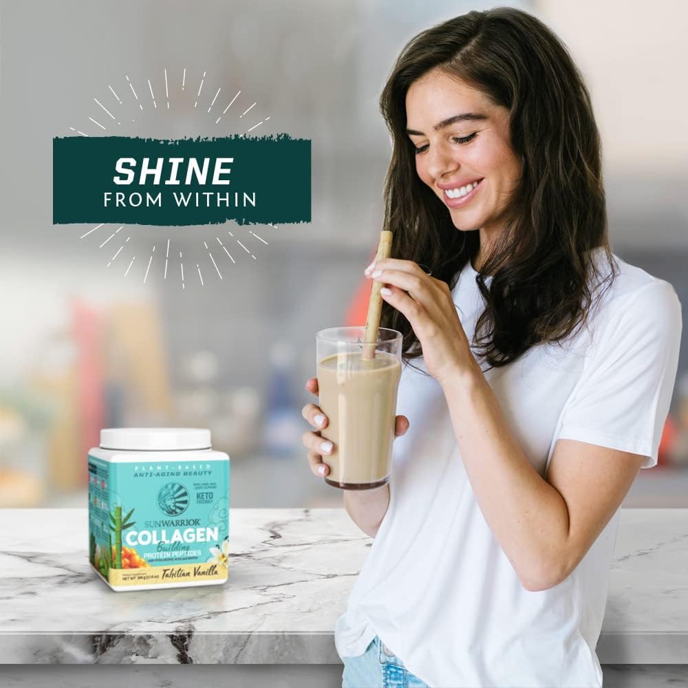Batido con Sunwarrior en ambiente de cocina enfatizando integración en rutina diaria