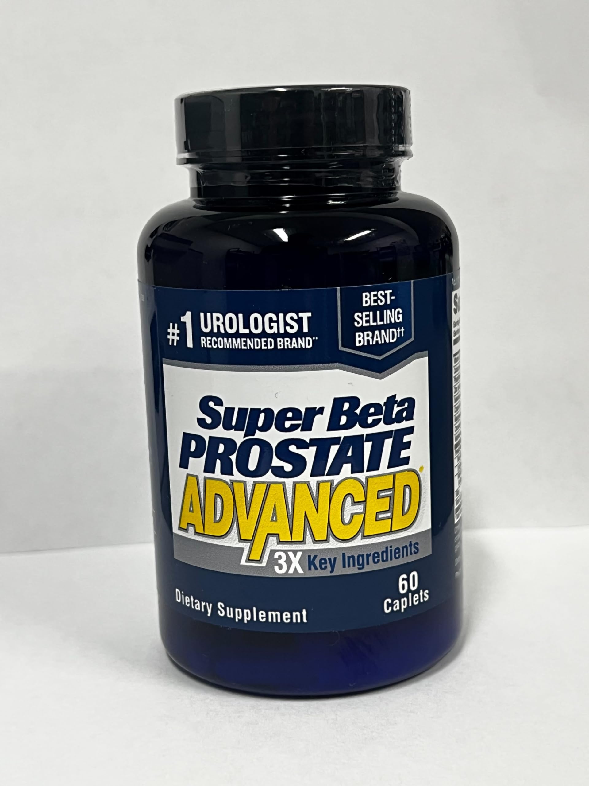 SUPER BETA PROSTATE producto colocado en baño que sugiere comodidad nocturna