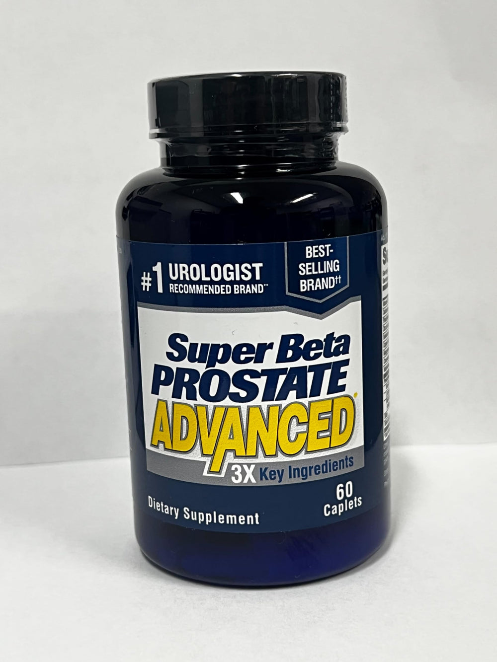 SUPER BETA PROSTATE producto colocado en baño que sugiere comodidad nocturna