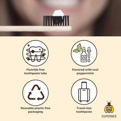 SuperBee Dentos ambiente de baño con cepillo, lifestyle que inspira uso diario