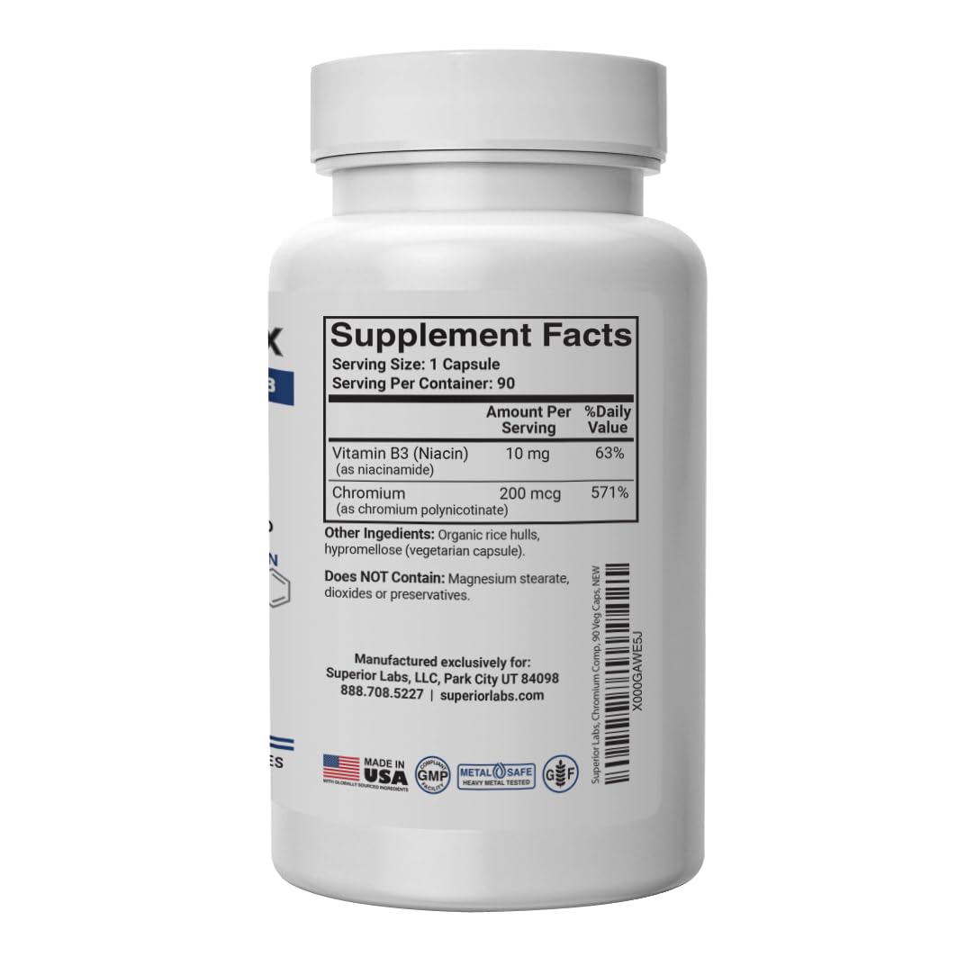 Superior Labs detalle de etiqueta con ingredientes y dosificación visibles