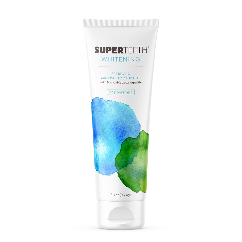 SuperTeeth frente del empaque mostrando menta y beneficios frescura